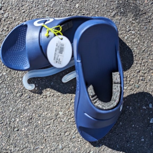 OOFOS OOahh Slide Sandals (NWT) - Picture 7 of 12